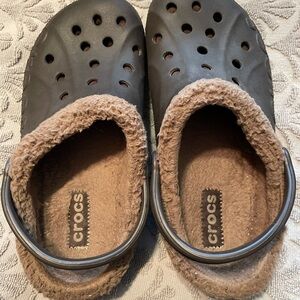 Crocs Adult Fuzzy Lined Clogs - Brown